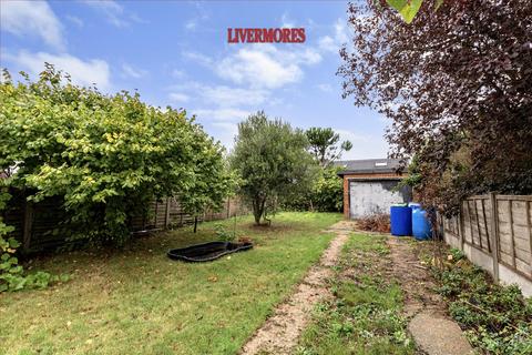 2 bedroom semi-detached bungalow for sale, King Harolds Way, Bexleyheath, Kent