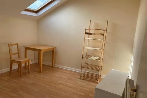 1 bedroom flat to rent, Burton Road, Kilburn