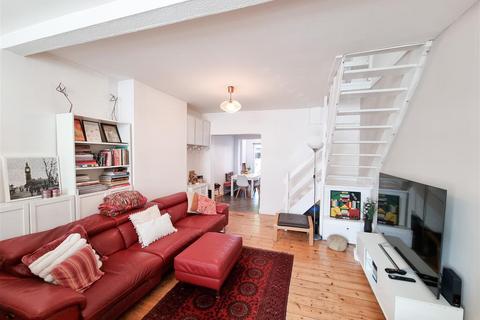 2 bedroom end of terrace house for sale, Montague Road, Croydon