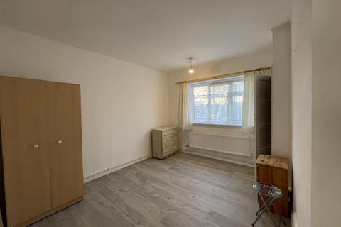 2 bedroom apartment for sale, Elsinore House, Denmark Road, Camberwell, London, SE5