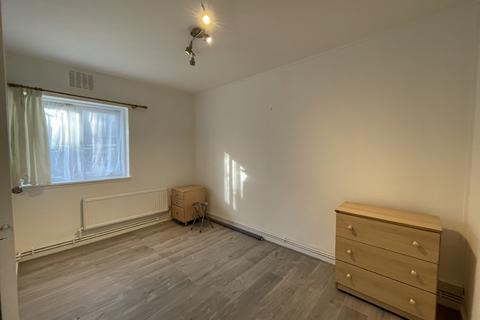 2 bedroom apartment for sale, Elsinore House, Denmark Road, Camberwell, London, SE5