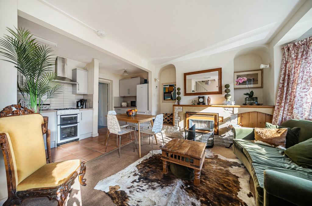 Sitting/Dining Room