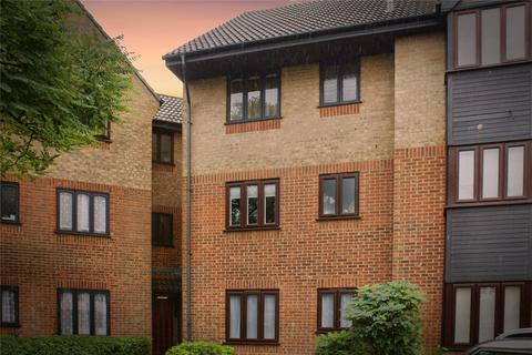 Apartment for sale, Copperfields, Basildon, Essex, SS15