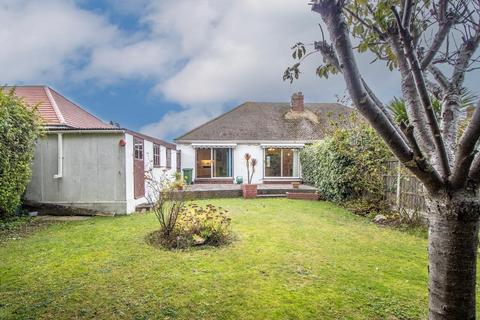 2 bedroom semi-detached bungalow for sale, Glynde Way, Southend-on-Sea SS2