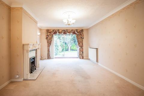 2 bedroom semi-detached bungalow for sale, Glynde Way, Southend-on-Sea SS2