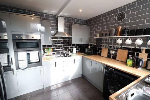 2 Greenway, Bromborough, Wirral, CH62 3LS