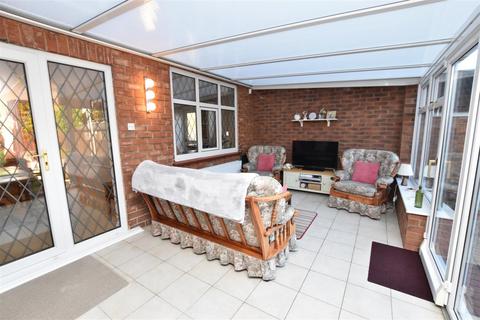 4 bedroom semi-detached house for sale, Vivian Avenue, Grimsby DN32