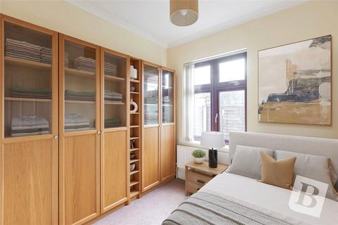 7 Mcintosh Close, Romford, RM1 4JH