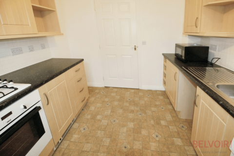 2 bedroom flat to rent, Sherwood Street, Hucknall, NG15