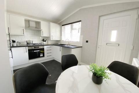 2 bedroom park home for sale, Silent Woman Park, Nr Wareham, BH20