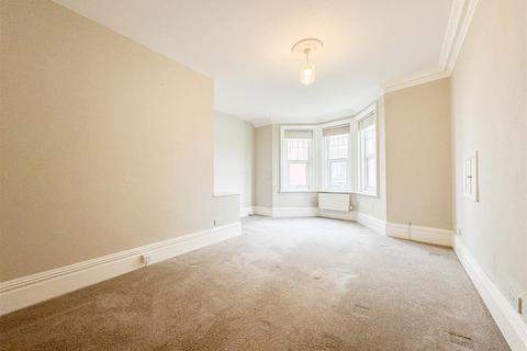 2 bedroom flat to rent, Bolebrooke Road, Bexhill-On-Sea TN40