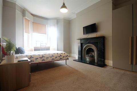 4 bedroom flat to rent, Mildmay Road, Jesmond