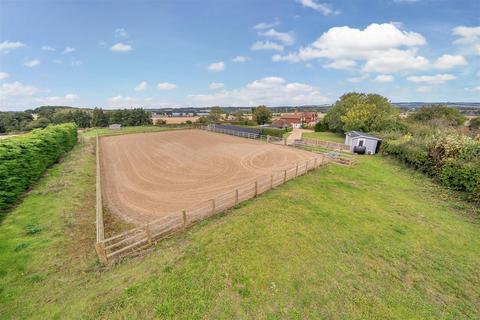 4 bedroom equestrian property for sale, Harringe Lane, Sellindge , Ashford TN25