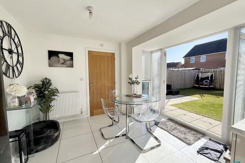 3 bedroom detached house for sale, Cheltenham Close, North Gosforth, Newcastle upon Tyne, Tyne and Wear, NE13 6QF