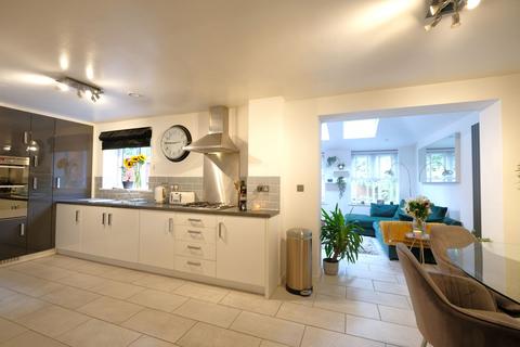 10 Chesterfield Close, Eccles, Manchester, M30 8EJ