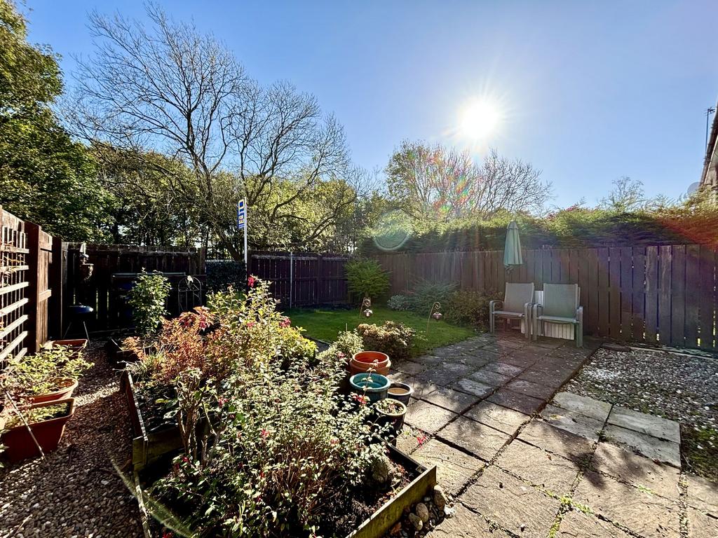 Winshields, Cramlington... 2 bed ground floor flat for sale £80,000