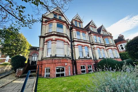 2 bedroom apartment for sale, Silverdale Road, Eastbourne BN20