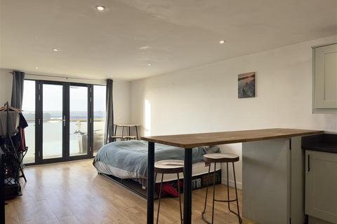 Studio for sale, Surfpod Apartments, Newquay TR7