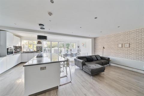 5 bedroom semi-detached house for sale, Edgwarebury Lane, Edgware