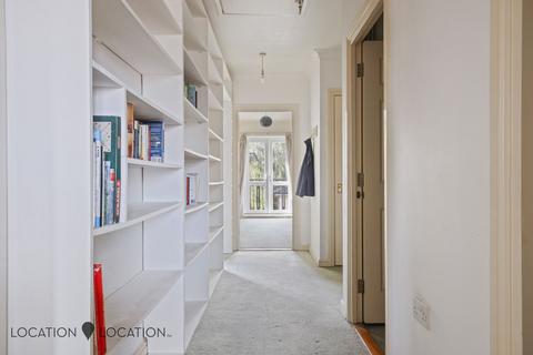 51 Celandine Drive, London, E8 3XE