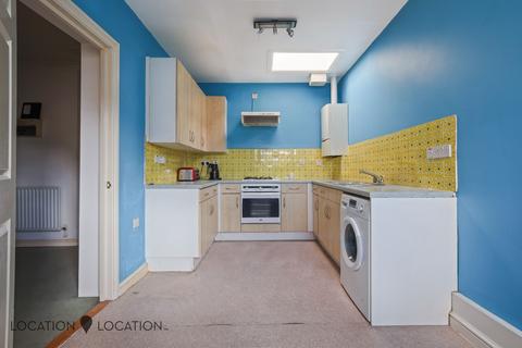 51 Celandine Drive, London, E8 3XE