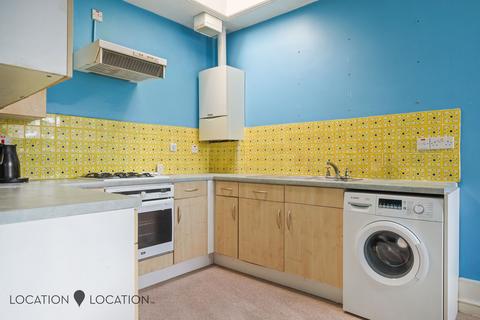 51 Celandine Drive, London, E8 3XE