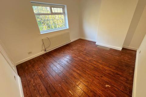 41 Apethorn Lane, Hyde, SK14 5DL