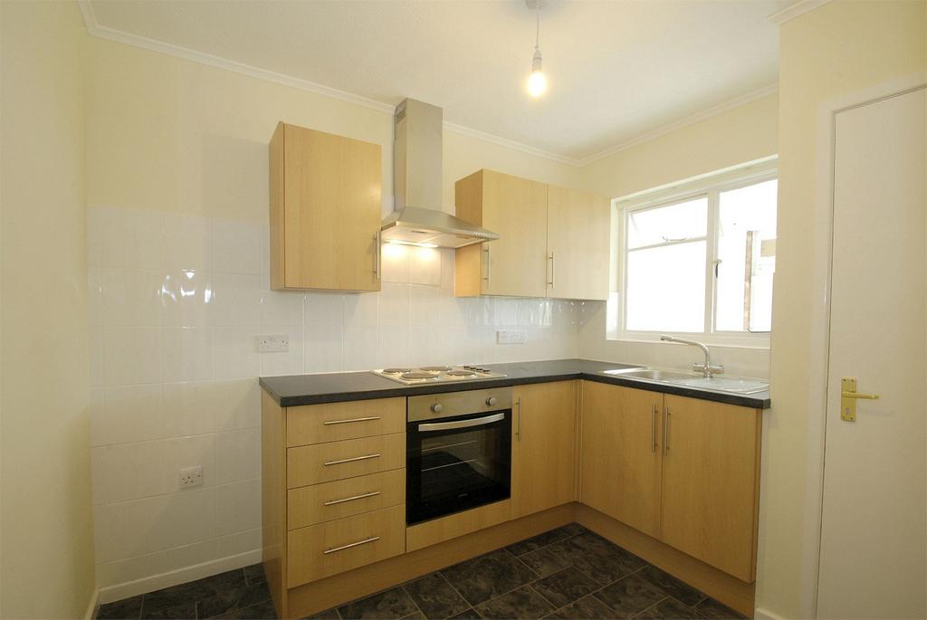 silverdale-parade-hillview-road-2-bed-apartment-950-pcm-219-pw