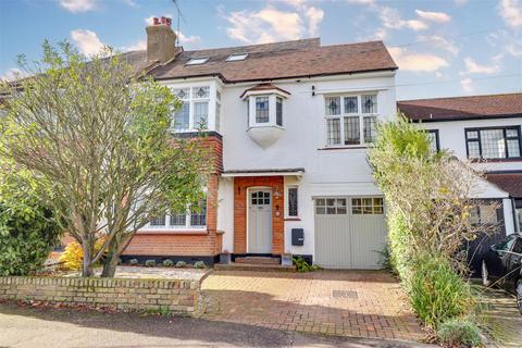 4 bedroom semi-detached house for sale, Harley Street, Leigh-on-Sea SS9