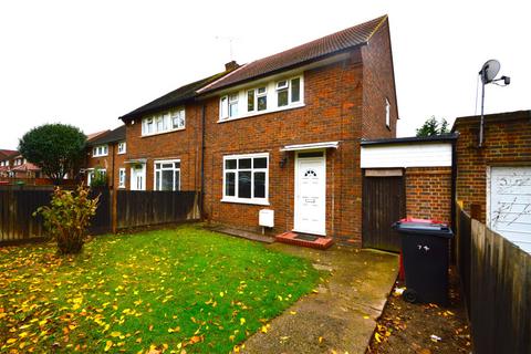 3 bedroom property to rent, Blandford Road South, Slough, Berkshire, SL3