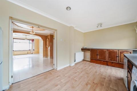 3 bedroom terraced house for sale, Cherrydown Avenue, London E4