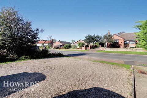 2 bedroom terraced house for sale, North Road, Hemsby