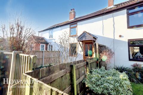 2 bedroom terraced house for sale, North Road, Hemsby