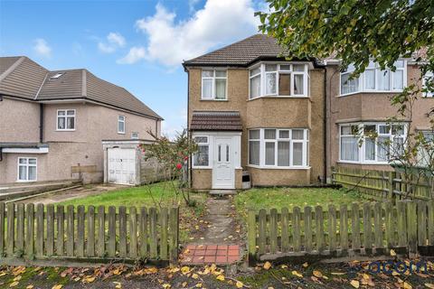 3 bedroom end of terrace house for sale, Wakemans Hill Avenue, London NW9