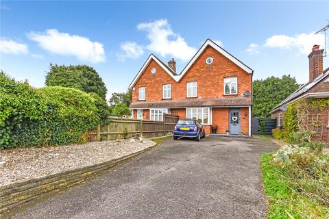 4 bedroom semi-detached house for sale, Whyke Road, Chichester, PO19