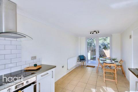 20 Hillcrest Drive, Cuxton, Rochester, ME2 1AA