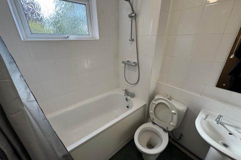 3 Wheelwright Close, Bushey, WD23 4UE
