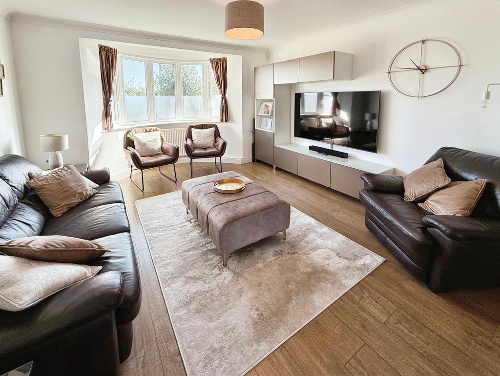 Living Room/ Dining Area
