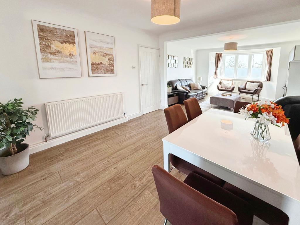 Living Room/ Dining Area