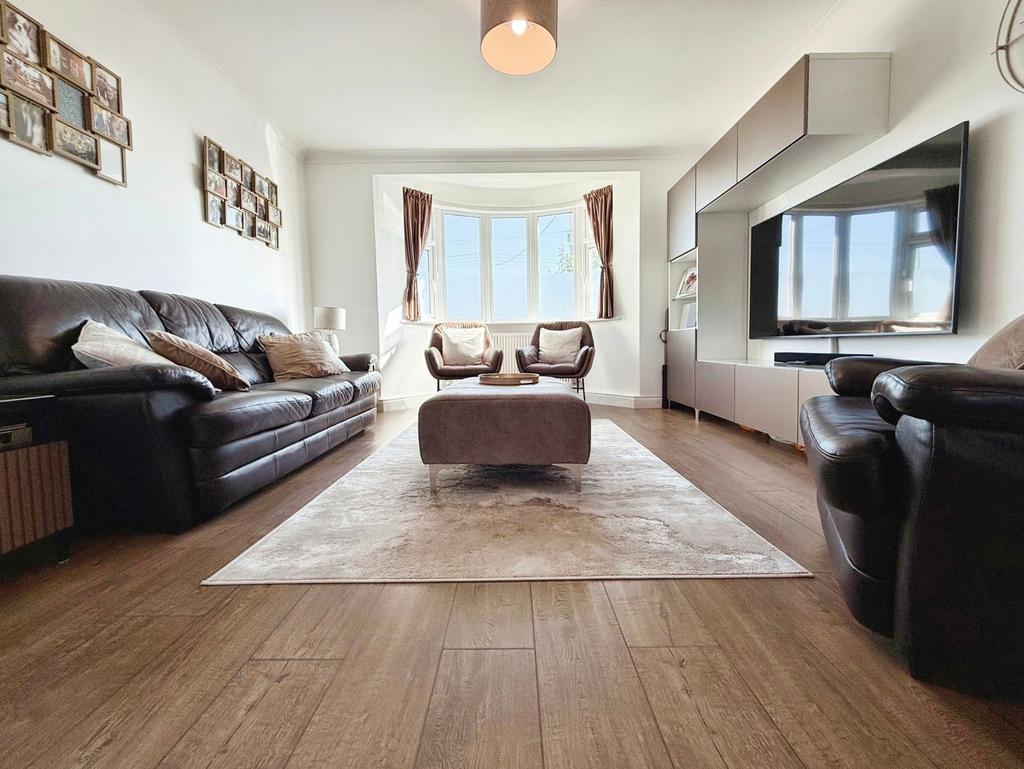 Living Room/ Dining Area