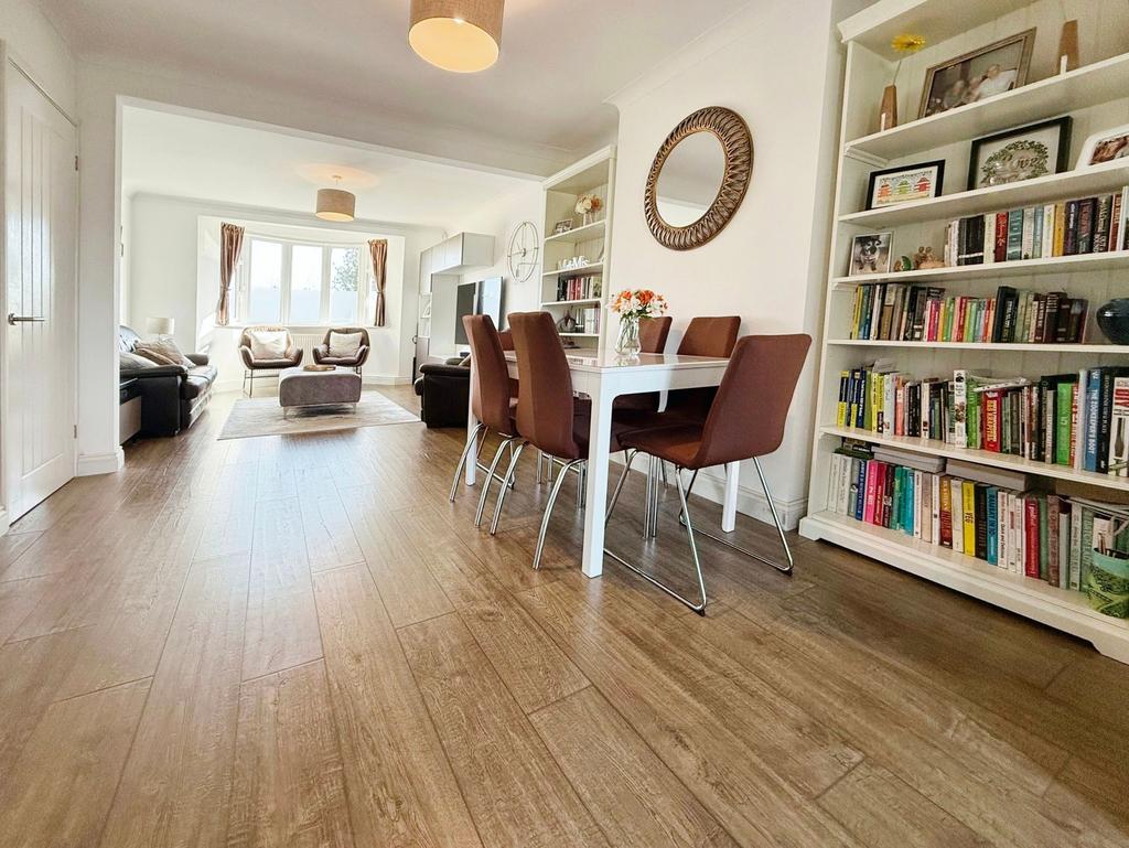 Living Room/ Dining Area