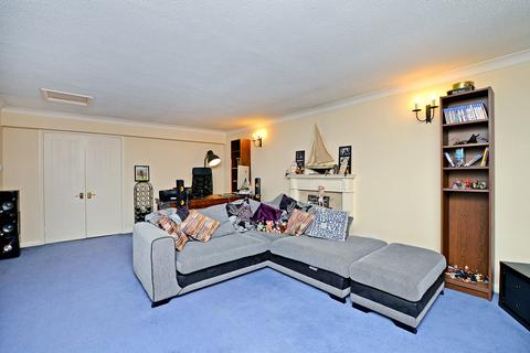 2 bedroom apartment for sale, Frimley, Surrey