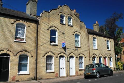 2 bedroom maisonette to rent, Auckland Road, Cambridge