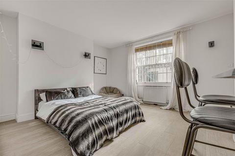 Studio for sale, Holland Park Avenue, London W11