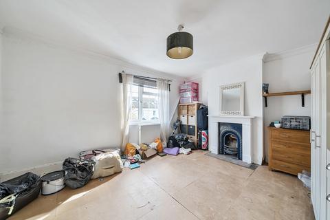 3 bedroom semi-detached house for sale, Earlsbrook Road, Surrey RH1