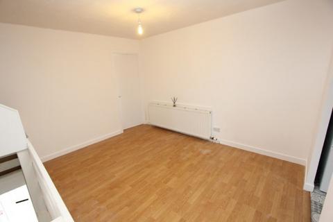 2 bedroom terraced house to rent, Waukglen Place, Darnley G53