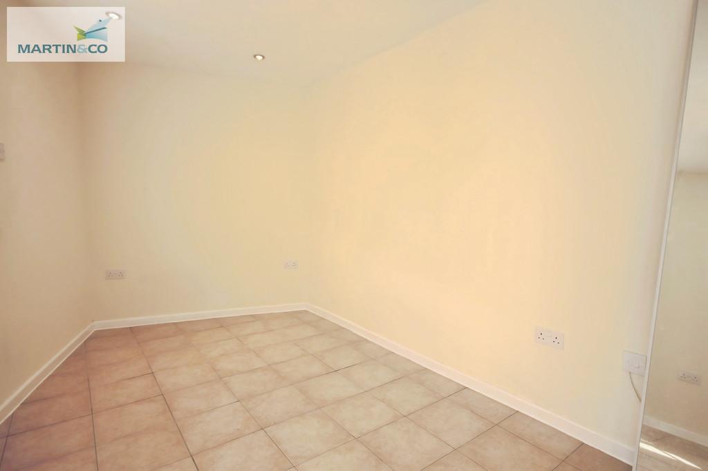28f14a20-Crouch 20living
