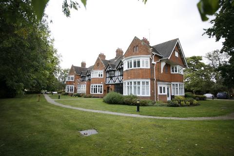 2 bedroom apartment to rent, Lexden Grange, Colchester CO3