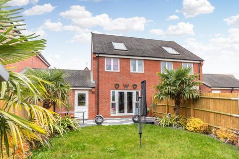 3 bedroom semi-detached house for sale, Tyne Way, Rushden NN10