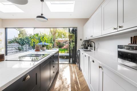 19 Biddulph Road, South Croydon, CR2 6QA